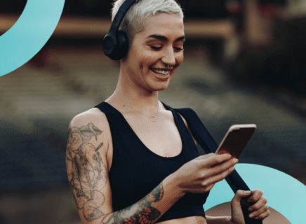 Komunikacja, która działa! Jak skutecznie angażować klubowiczów przez SMS-y i aplikację mobilną?