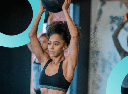 Fitness po godzinach – jak pogodzić intensywną pracę z regularnymi treningami?