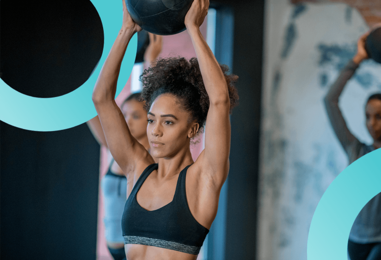 Fitness po godzinach – jak pogodzić intensywną pracę z regularnymi treningami?